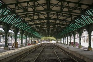 Lee más sobre el artículo Trenes nacionales reanudan hoy sus llegadas por Estación Central (+Fotos y Video)