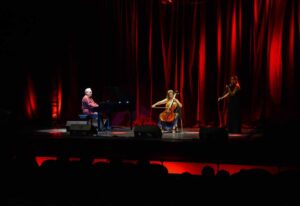 Lee más sobre el artículo Concierto para Leal pone a latir al Teatro Martí en su reapertura