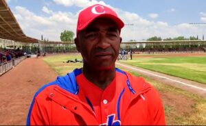 Lee más sobre el artículo Armando Johnson dirigirá equipo Cuba de beisbol