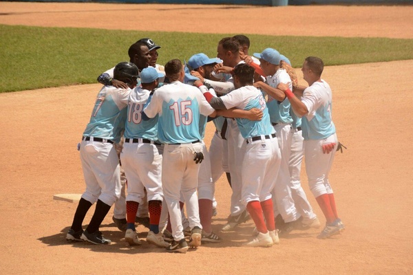 Lee más sobre el artículo Ciego de Ávila retiene corona en Nacional de Softbol