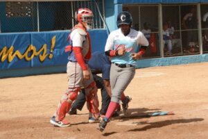 Lee más sobre el artículo Ciego de Ávila llega a nueve triunfos en Nacional de Softbol