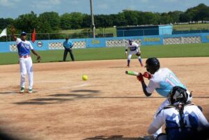Lee más sobre el artículo Dos barridas en inicio de Nacional Masculino de Softbol