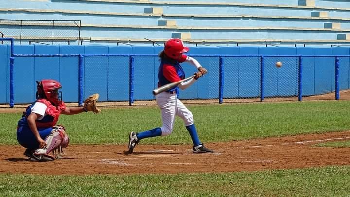 Lee más sobre el artículo Mantiene Ciego de Ávila su invicto en campeonato nacional de béisbol femenino.