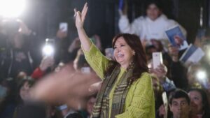 Lee más sobre el artículo Prosiguen indagaciones sobre atentado a vicepresidenta argentina