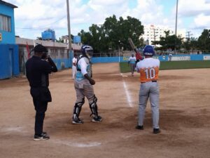 Lee más sobre el artículo Definición de medallas este viernes en Nacional de Softbol