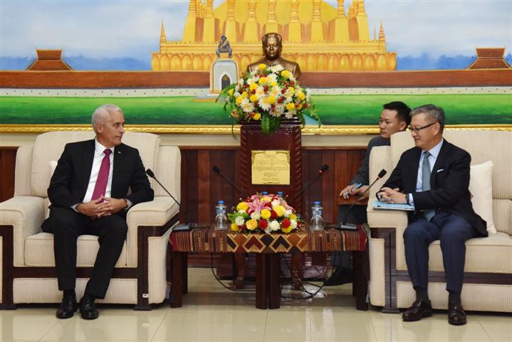 Lee más sobre el artículo Concluye visita a Laos vicecanciller de Cuba (+Foto)