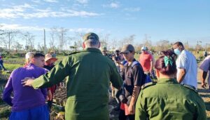Lee más sobre el artículo Inicia Díaz-Canel su tercera visita a Pinar del Río tras el paso del huracán Ian