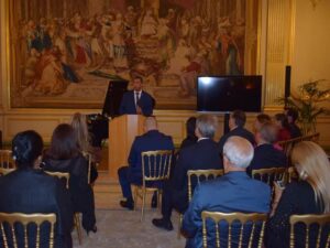 Lee más sobre el artículo Embajador en Francia resalta escudo de cultura cubana ante ataques (+Fotos)
