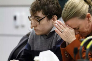 Lee más sobre el artículo Agita debate en Florida, EEUU, cadena perpetua a tirador de Parkland