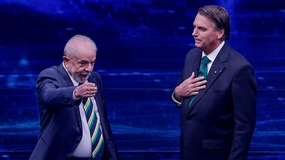 Lee más sobre el artículo Brasileños vuelven a las urnas tras una de las campañas más tensas en la historia del país