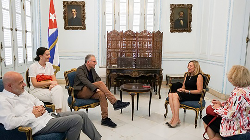 En este momento estás viendo Recibe vicecanciller cubana a eurodiputado Massimiliano Smeriglio