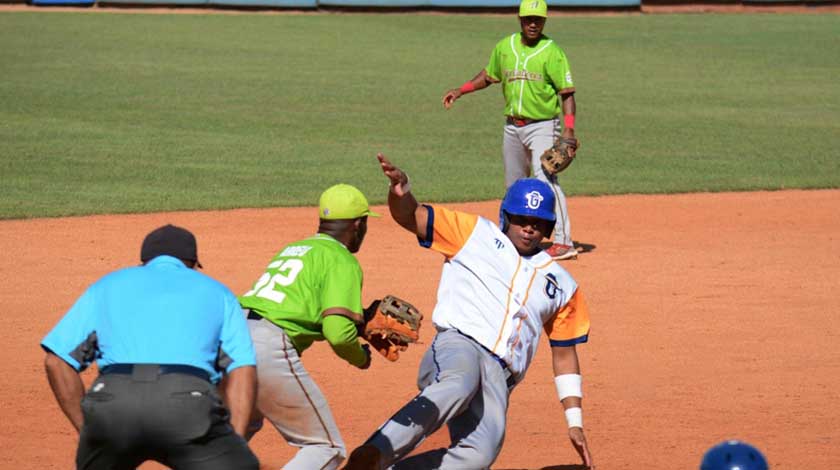 Lee más sobre el artículo Liga Élite: Ganaderos noqueó 13-3 al aún líder Agricultores (+Fotos)
