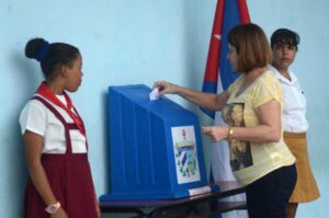 Lee más sobre el artículo Unos ocho millones de cubanos elegirán hoy a sus delegados del Poder Popular