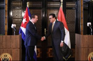 Lee más sobre el artículo Firman Cuba y Egipto plan de cooperación médico-científica