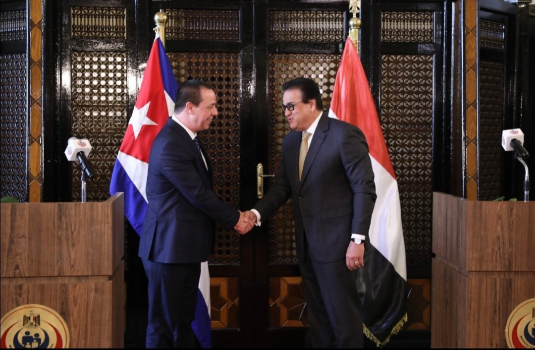 Lee más sobre el artículo Firman Cuba y Egipto plan de cooperación médico-científica