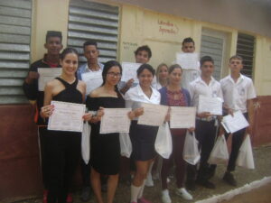 Lee más sobre el artículo Realiza politécnico de Majagua la mayor graduación de su historia (+Fotos)