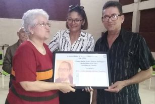 Lee más sobre el artículo Premian a economistas y periodistas avileños