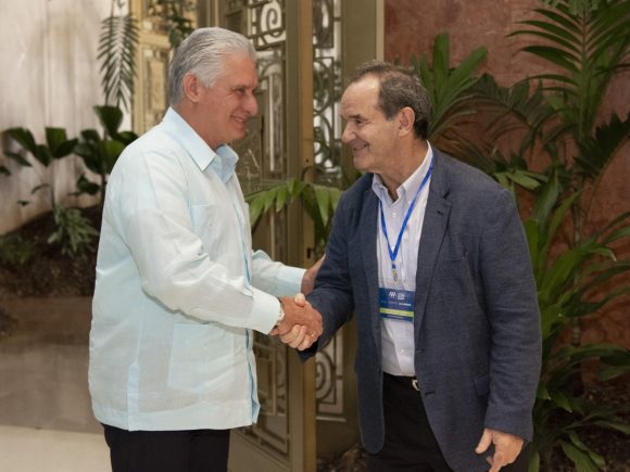 En este momento estás viendo Presidente cubano se reunió con Secretario General Iberoamericano