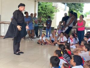 Lee más sobre el artículo Protagonizan trocha titiritera guiñoles de Títeres al Centro