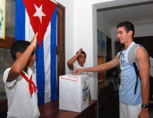 Lee más sobre el artículo Jóvenes de Cuba participan en elecciones de gobiernos municipales