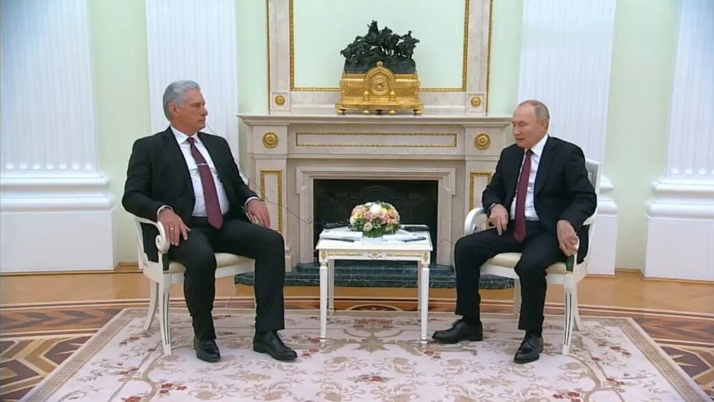 Lee más sobre el artículo Sostienen conversaciones presidentes de Cuba y Rusia (+Foto)