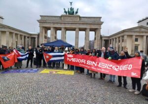 Lee más sobre el artículo Cubanos en Europa condenan bloqueo de EEUU contra su país