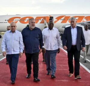 Lee más sobre el artículo Arriba a Cuba presidente Miguel Díaz-Canel tras exitosa gira internacional