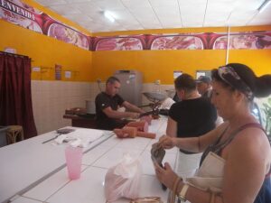 Lee más sobre el artículo Trade union movement intensifies confrontation with speculative and abusive prices in Ciego de Ávila