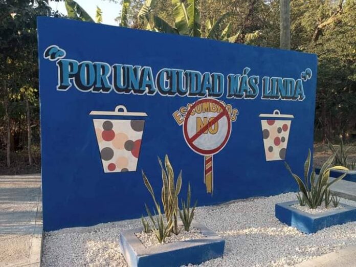 Tener una ciudad m´s limpia y bella es el objetivo de los trabajadores de Comunales en Ciego de Ávila/Fotos Odania García Heredia