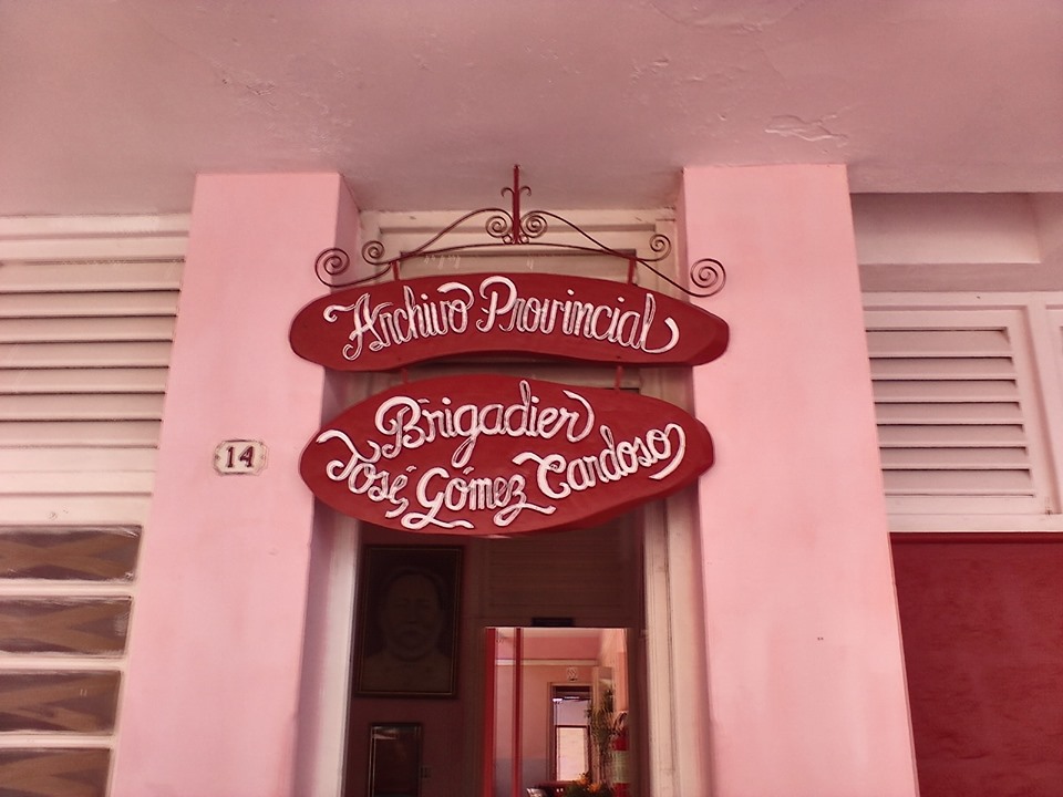 En este momento estás viendo Entregan Premio Raíces al colectivo del Archivo Histórico Provincial en Ciego de Ávila