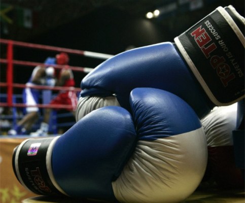 En este momento estás viendo Cubano Álvarez extiende invicto en boxeo profesional