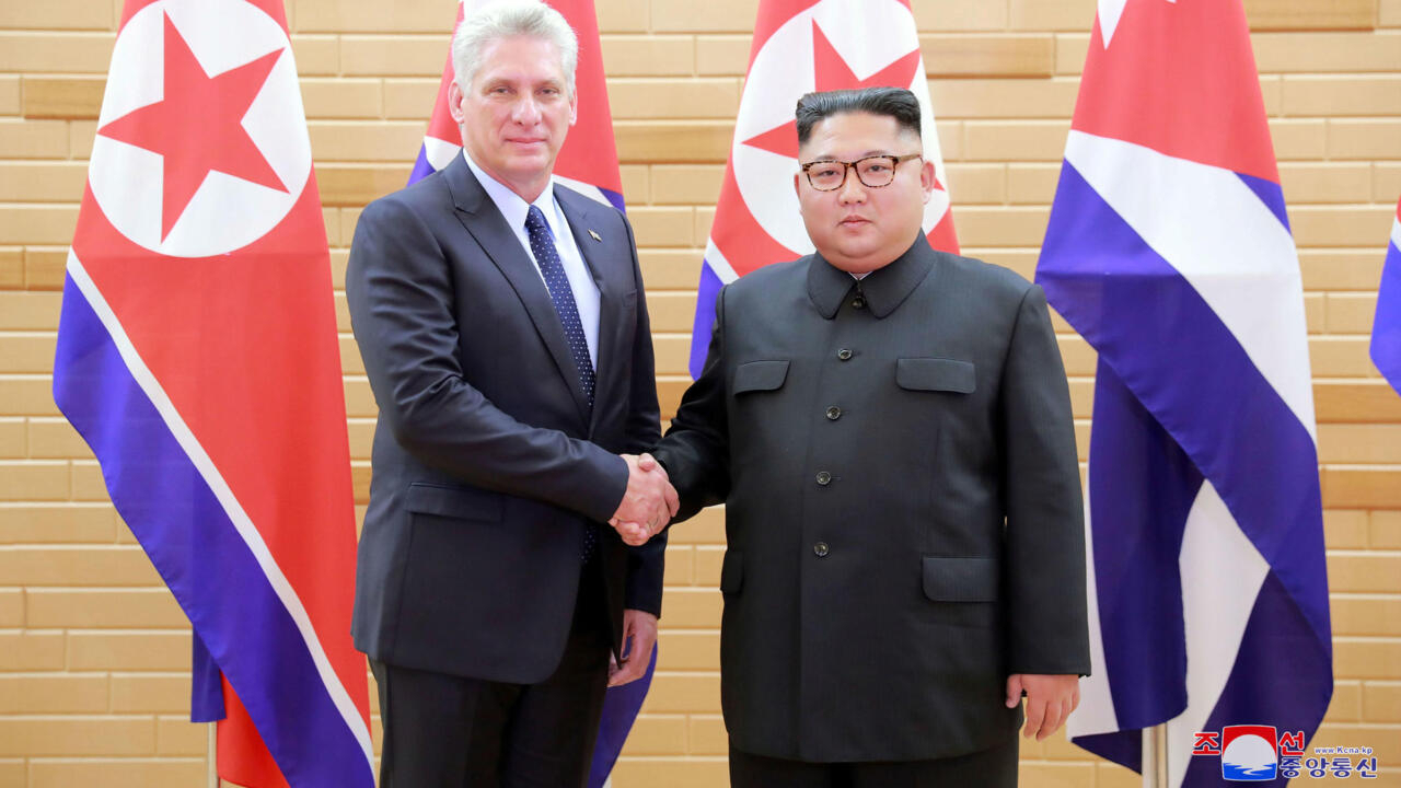 Lee más sobre el artículo Felicitan a presidente cubano por aniversario de la Revolución