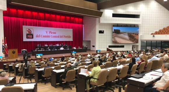 En este momento estás viendo Inicia V Pleno del Comité Central del Partido