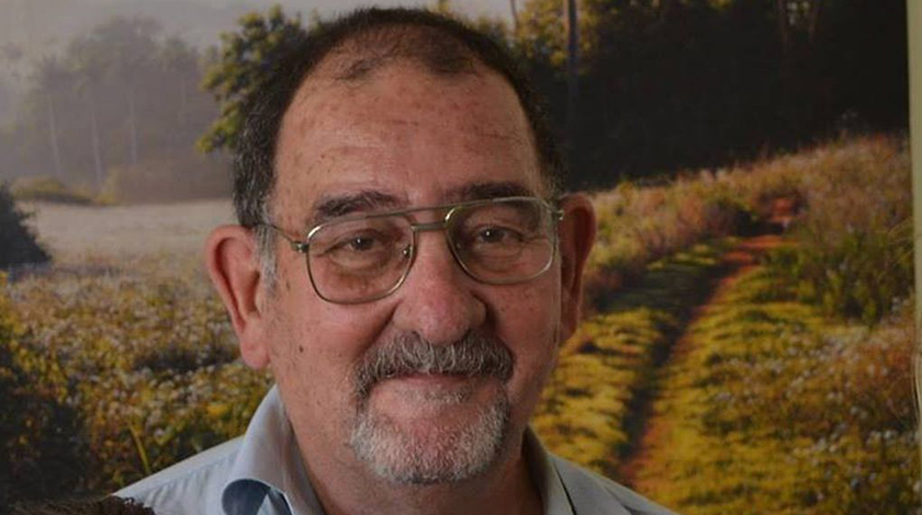 Lee más sobre el artículo Falleció el destacado periodista y profesor Arnaldo Coro Antích
