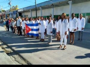 Lee más sobre el artículo Reforzarán médicos guantanameros servicios en Ciego de Ávila (+Fotos)