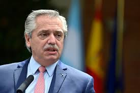 Lee más sobre el artículo Presidente argentino inspecciona proyecto educativo
