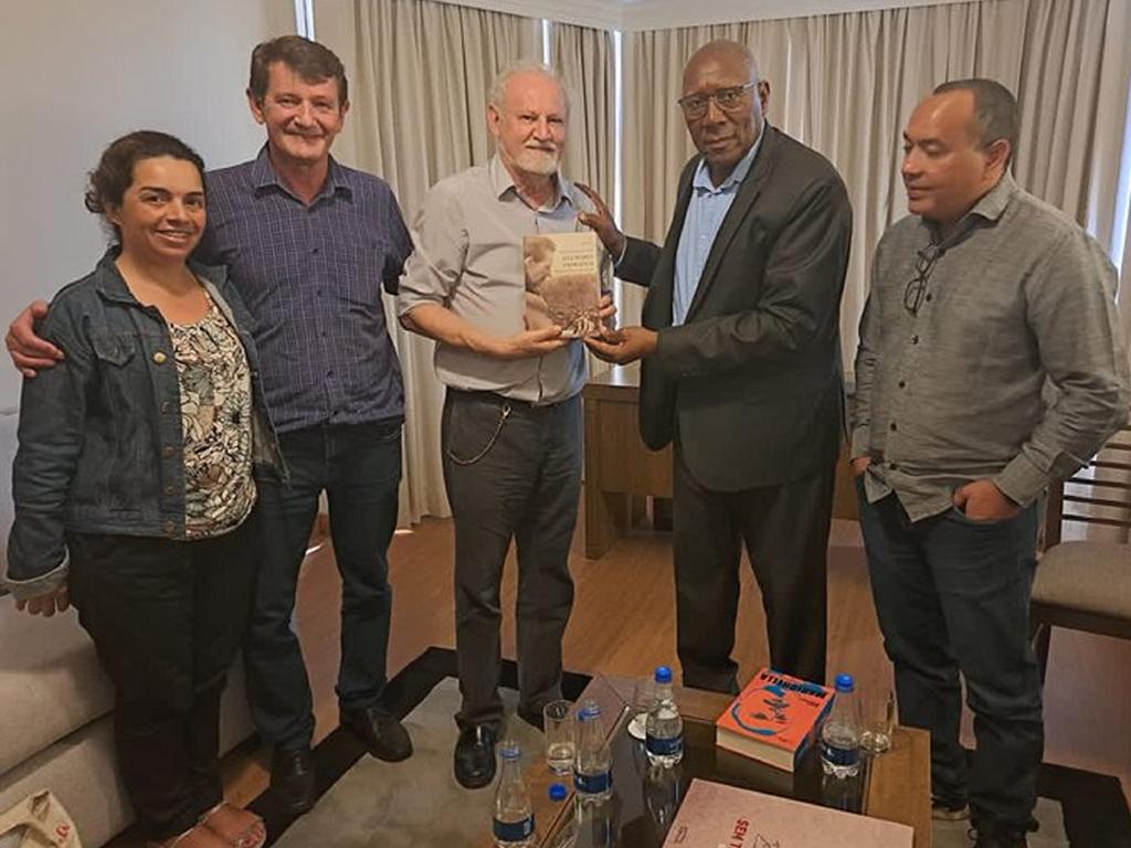Lee más sobre el artículo Vicepresidente cubano dialogó con líderes de Movimiento Sin Tierra