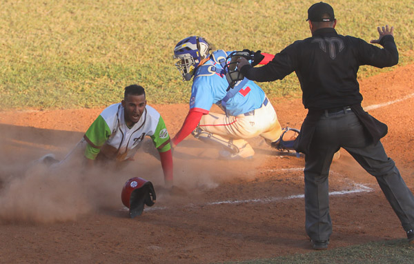 Lee más sobre el artículo Agricultores campeón y a la Serie del Caribe del Béisbol