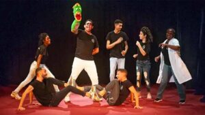 Lee más sobre el artículo Comunidad teatral irradia Luz en Jornada Villanueva de Cuba