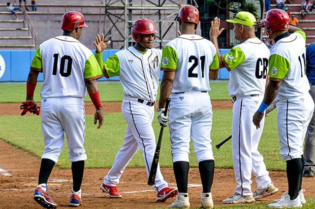 En este momento estás viendo Agricultores por primer éxito en final de béisbol cubano