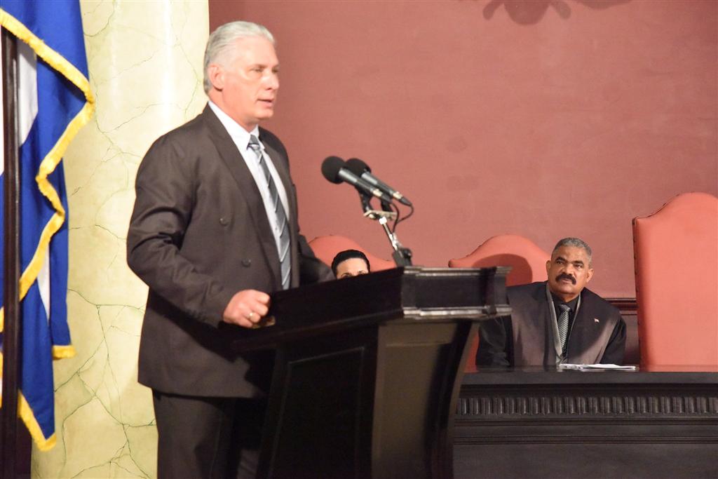 En este momento estás viendo Presidente de Cuba reconoce labor de sistema judicial del país