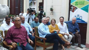 Lee más sobre el artículo Asiste Díaz-Canel a entrega de Premios de Cultura Comunitaria