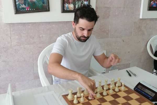 En este momento estás viendo Elier Miranda, nuevo campeón del ajedrez en Cuba, Luis Ernesto cuarto