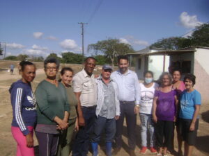 Lee más sobre el artículo Visitan sitios de interés económico y social candidatos a diputados de Majagua