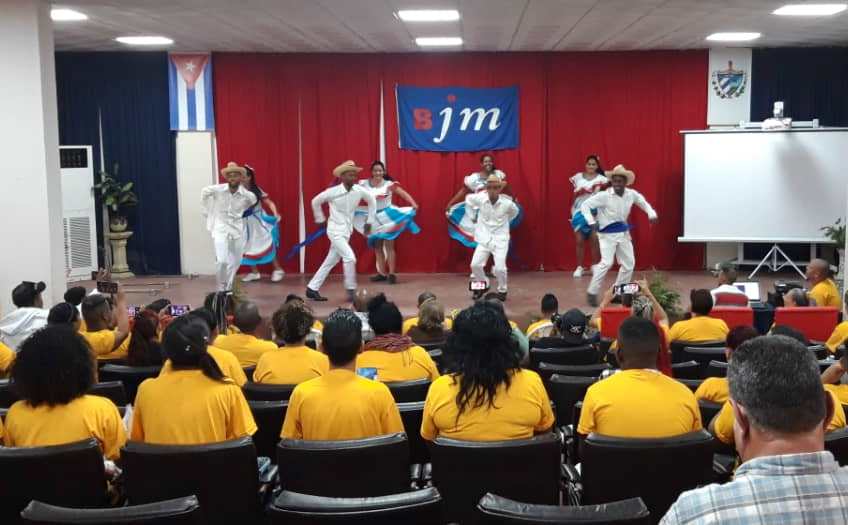 En este momento estás viendo Reconoce Ciego de Ávila a sus mejores Instructores de Arte