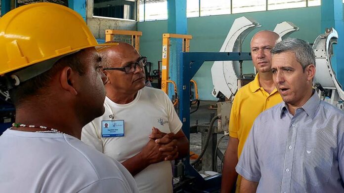 En este momento estás viendo Parliament deputies continue contact with the people in Cuba (+Photo+Infographic)