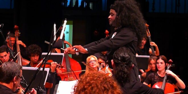 En este momento estás viendo Con espectáculo escénico musical finalizó el Satiricón