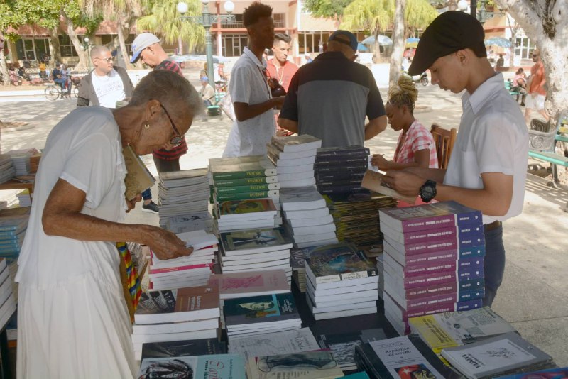 En este momento estás viendo Feria del Libro avileña dedica espacios a preservar la Historia (+Fotos)