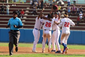 Lee más sobre el artículo Juego histórico inauguró la 62 Serie Nacional de Béisbol