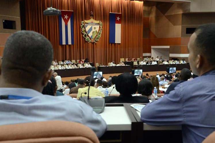 Lee más sobre el artículo Perfeccionar juntos la sociedad, reto de Parlamento de Cuba